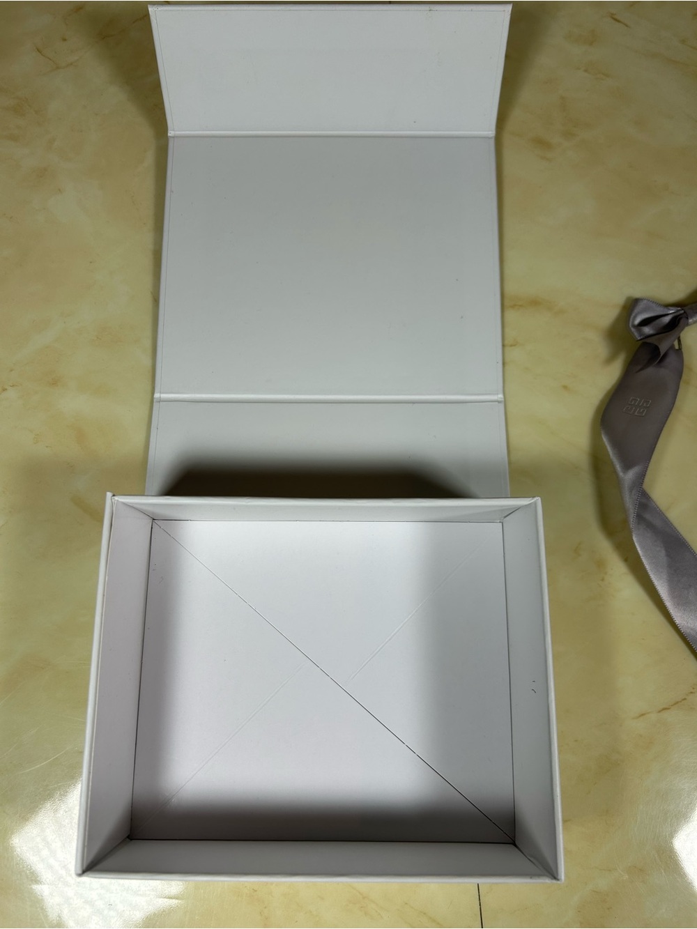 Givenchy Empty Box - Picture 4 of 7